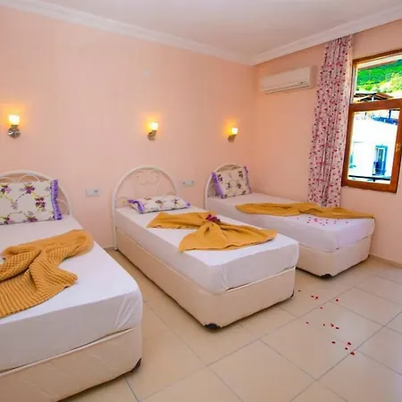 Apartmanhotel Pinar 2*